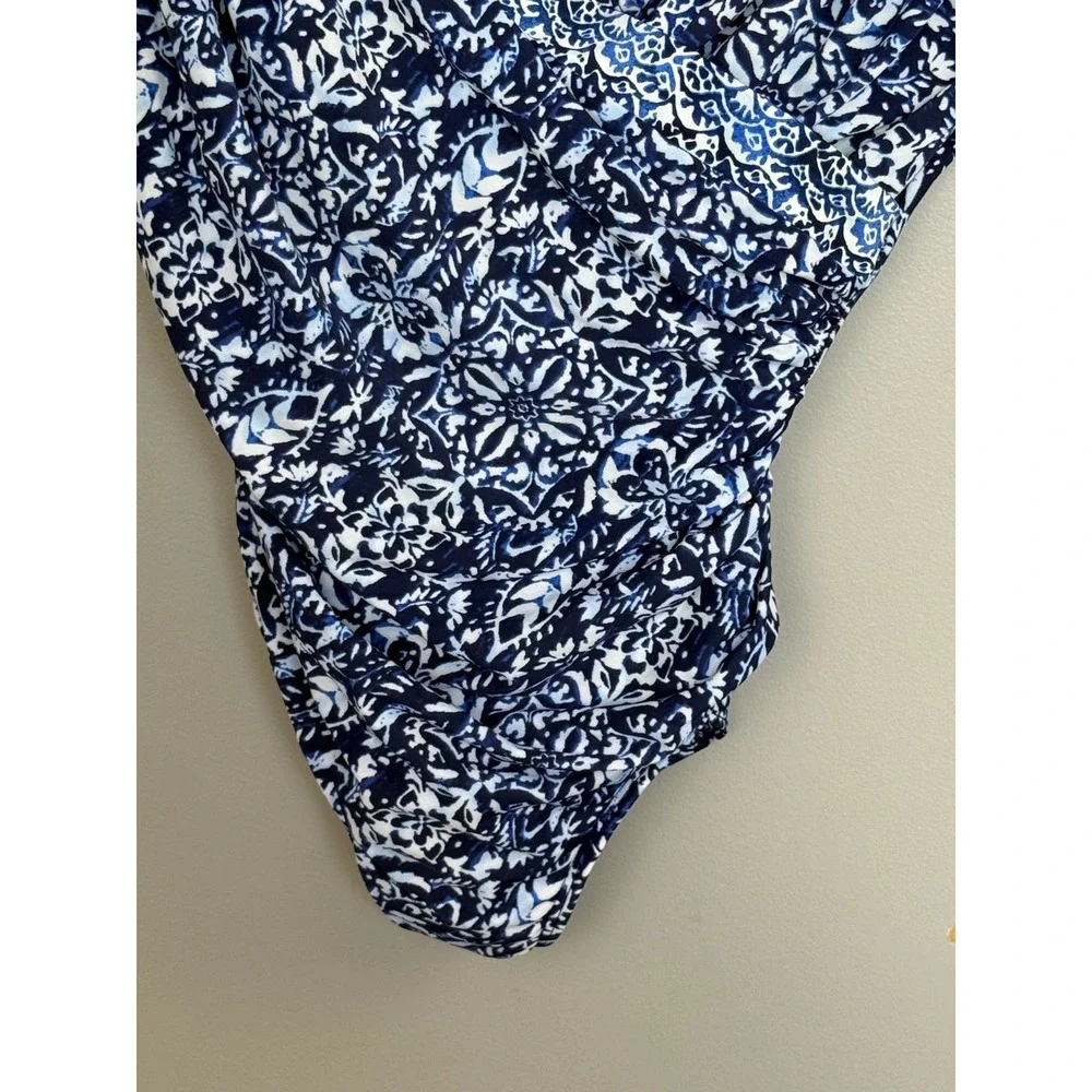 Miraclesuit Blue White Floral Tile Print One Piece Swimsuit Womens‎ 10 12